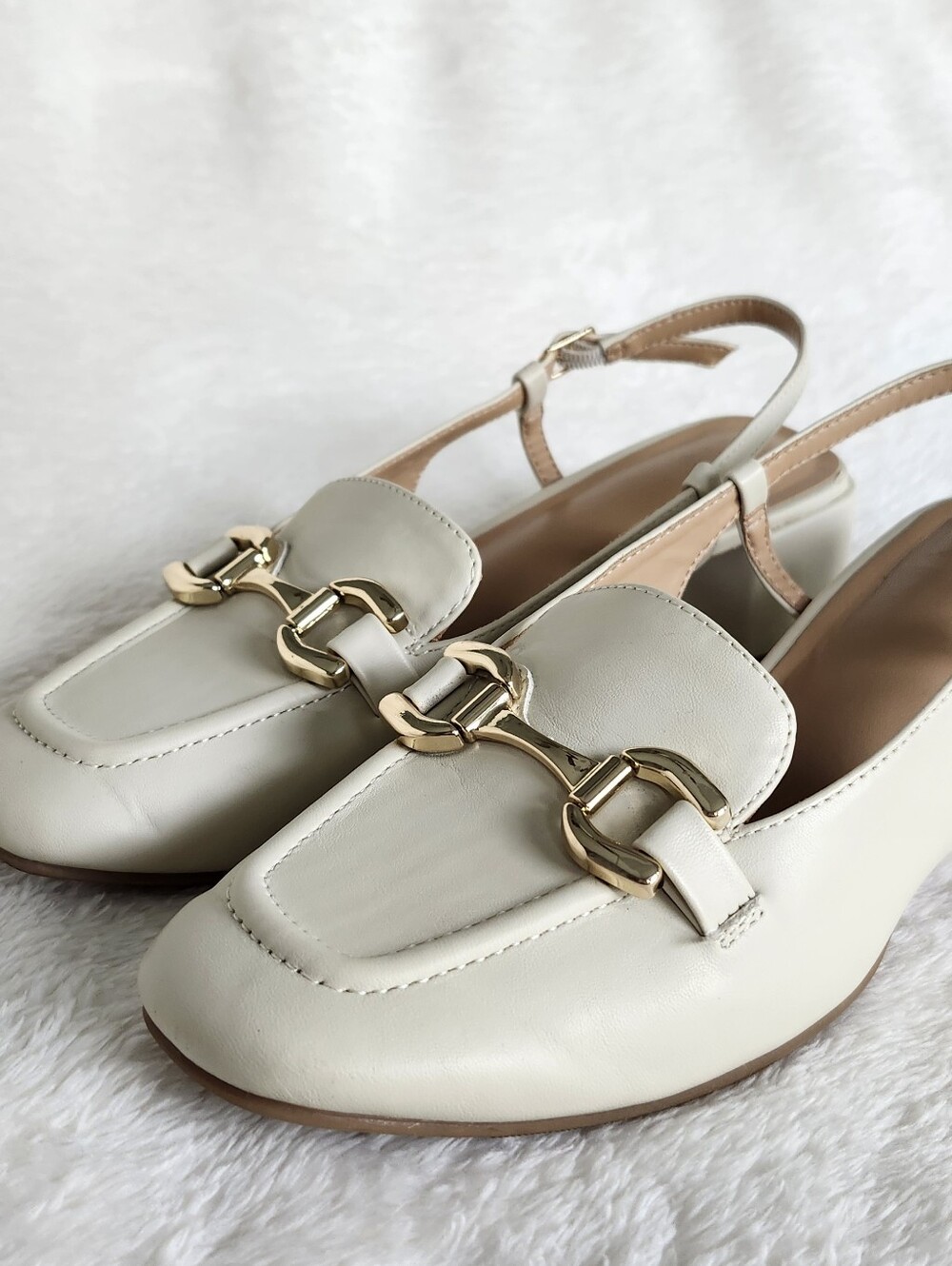 Classic Cream Slingback Loafers with Gold Bit Hardware - Picture 4 of 8
